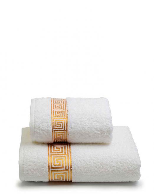 Фото махрового полотенца с именной вышивкой
